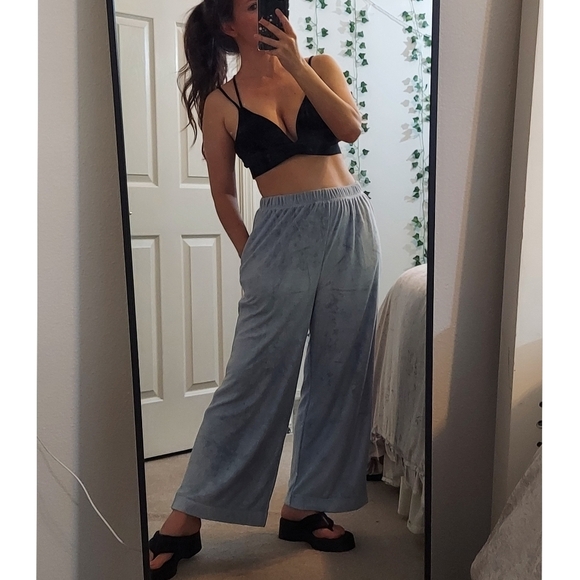 🌴FINAL SALE NWOT H&M Wide Leg Plush Pants Small - Picture 2 of 8